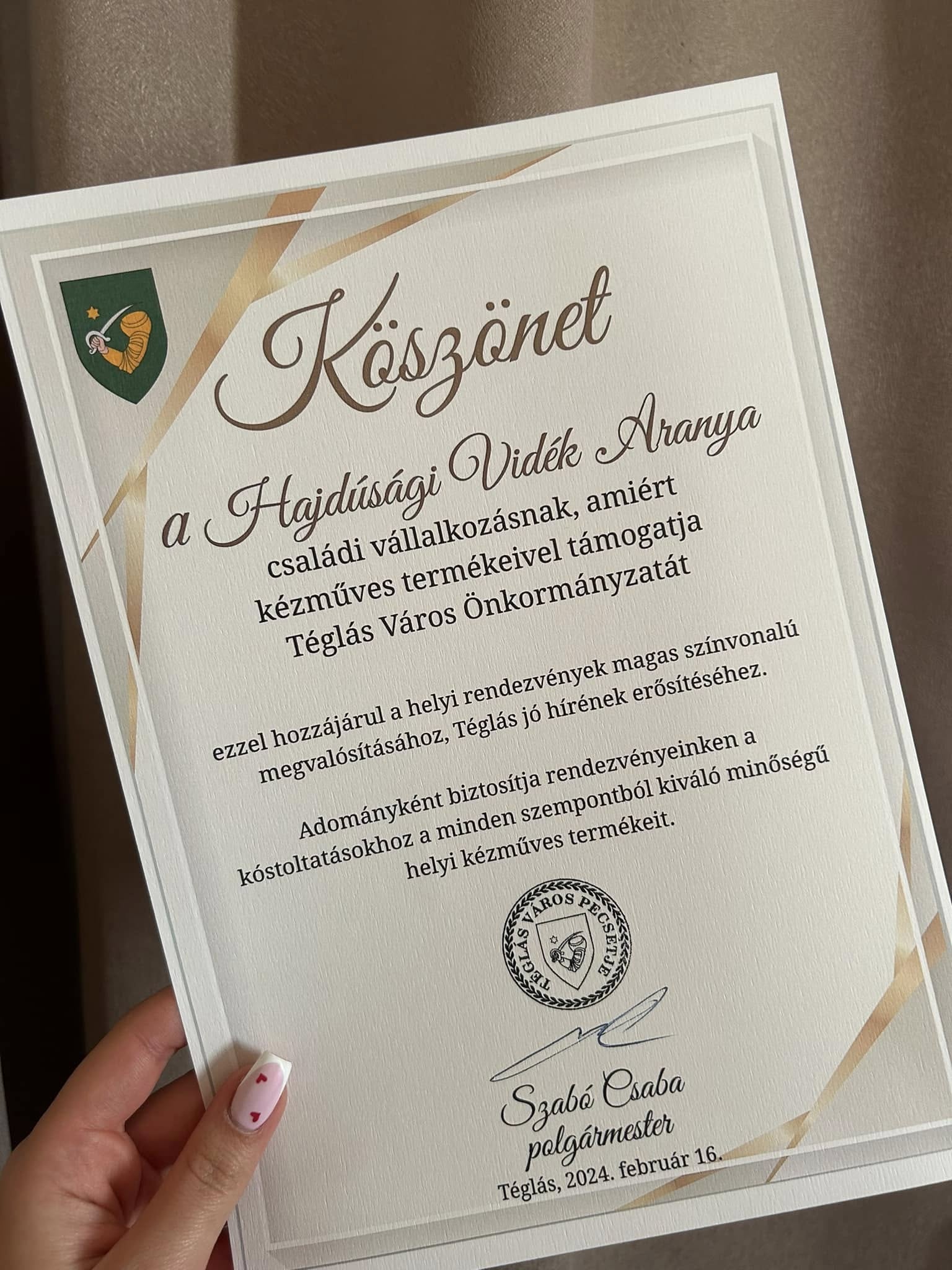 A vállalkozásnak átadott köszönő oklevél
